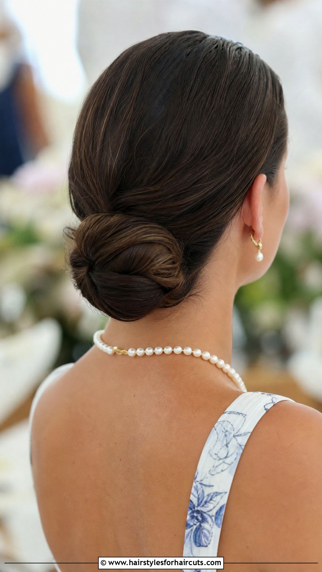 Chignon Bun - 25 classic hairstyles - 25 classic hairstyles