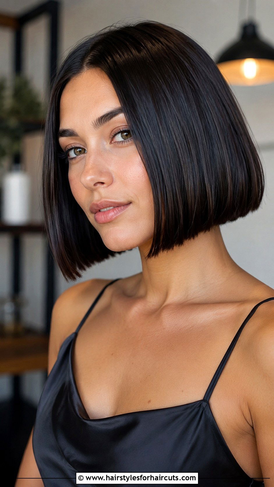 Chin Length Blunt Cut - 25 good haircuts for straight thin hair - 25 good haircuts for straight thin hair
