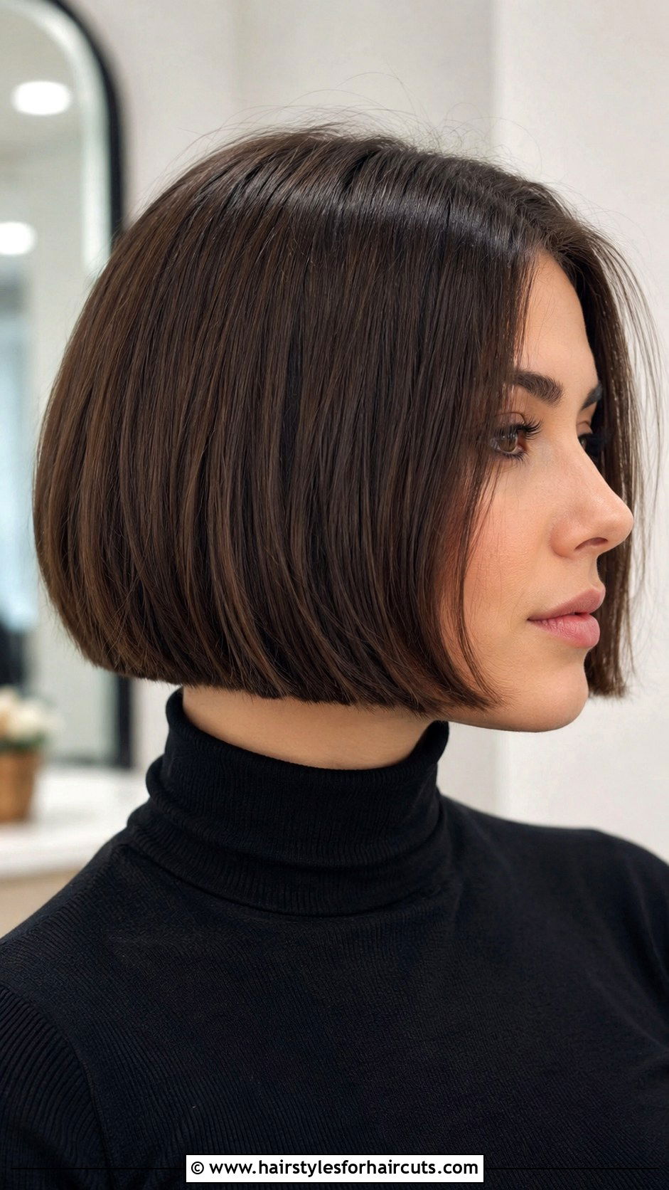 Chin Length Bob - 25 best haircuts for straight hair oval face - 25 best haircuts for straight hair oval face