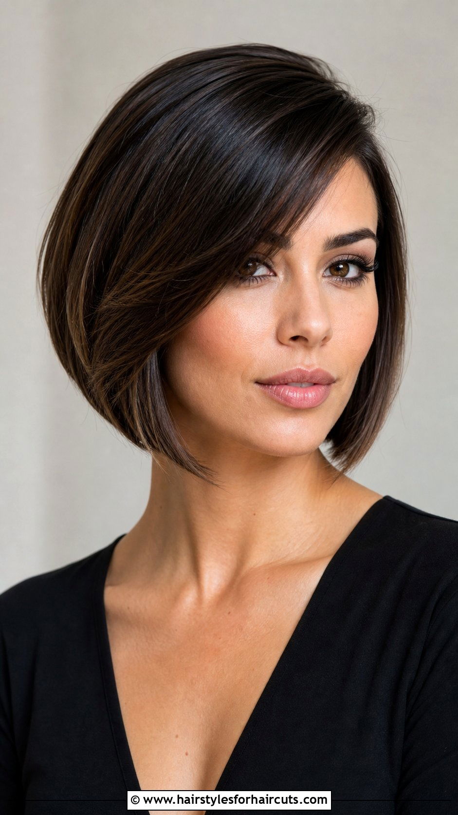 Chin Length Bob With Deep Side Part - 25 round face front haircuts - 25 round face front haircuts