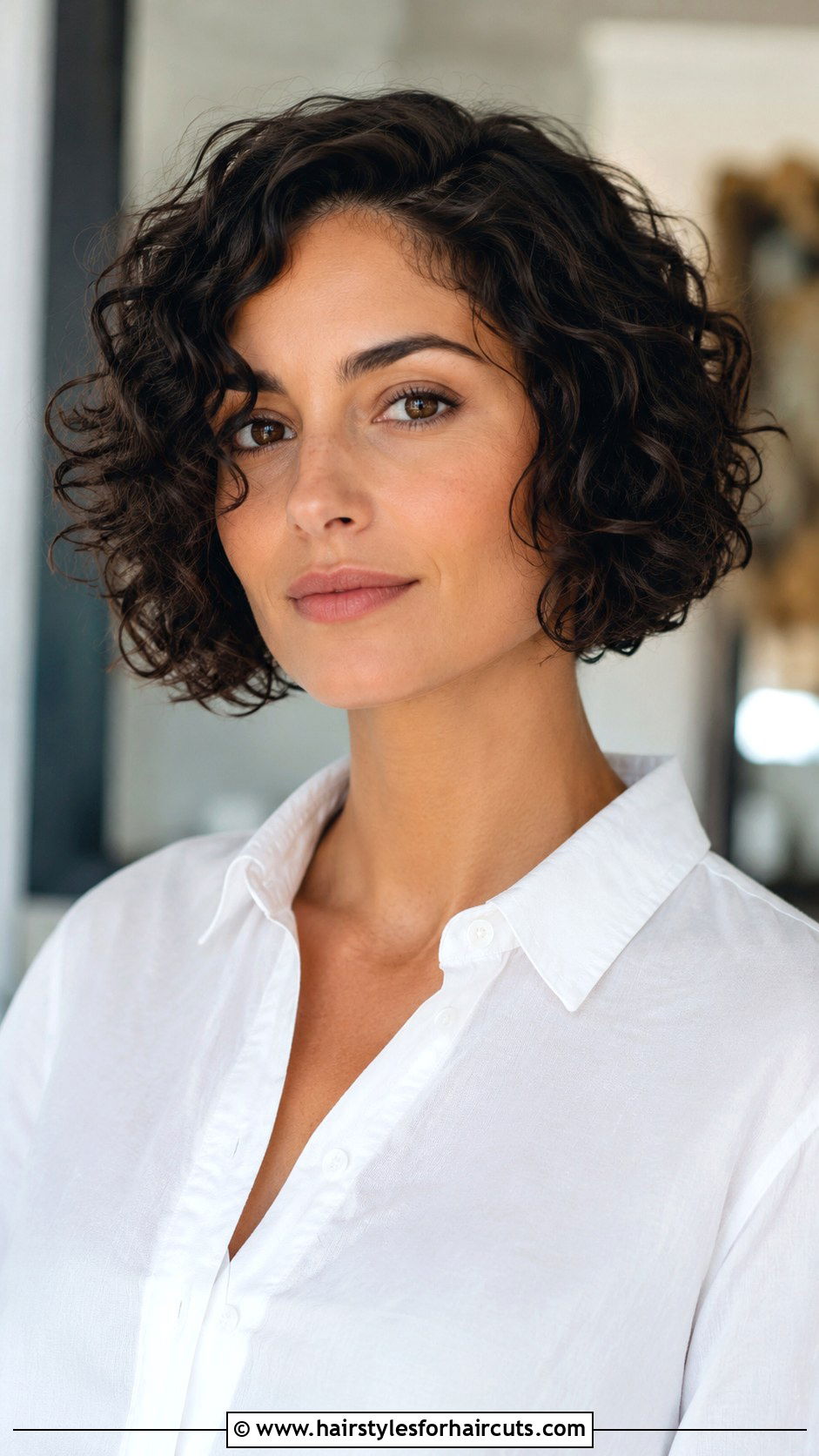 Chin Length Curly Bob - 25 best haircuts for thinning curly hair - 25 best haircuts for thinning curly hair