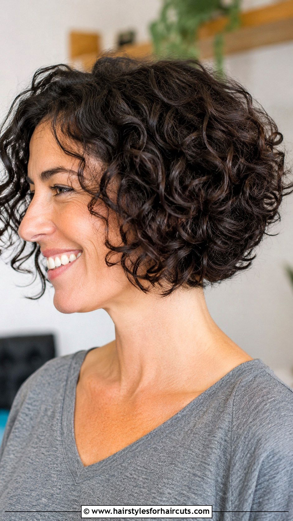 Chin Length Curly Haircut - 25 best hairstyles for fine curly hair - 25 best hairstyles for fine curly hair