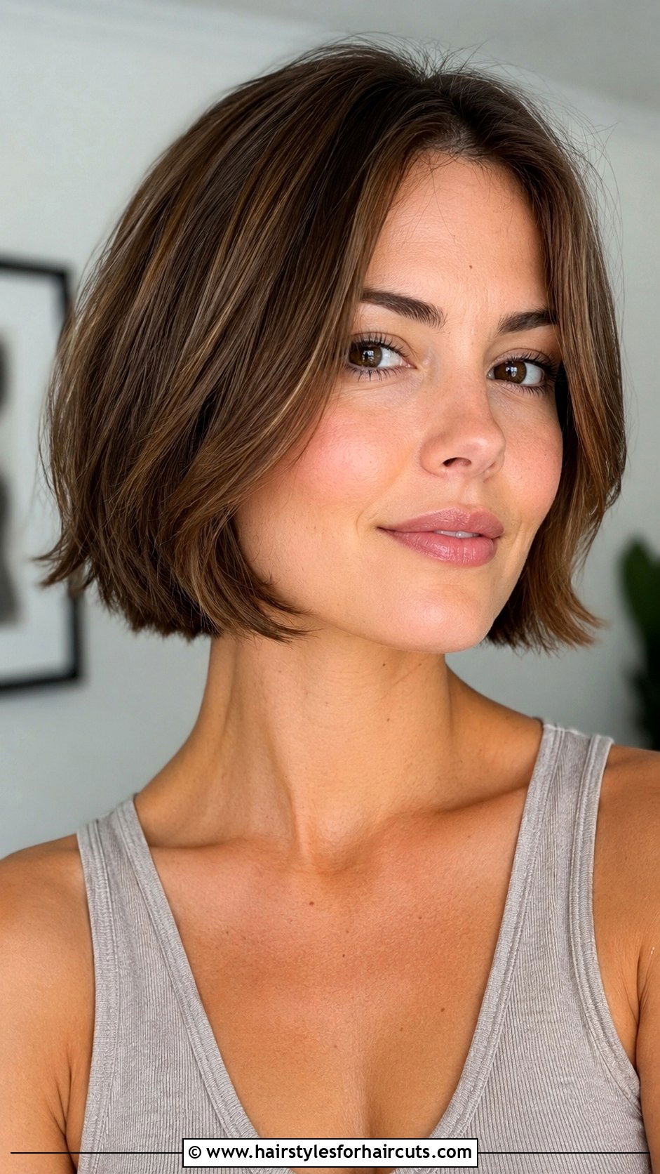 Chin Length Feathered Bob - 25 feathered bob hairstyles for fine hair - 25 feathered bob hairstyles for fine hair