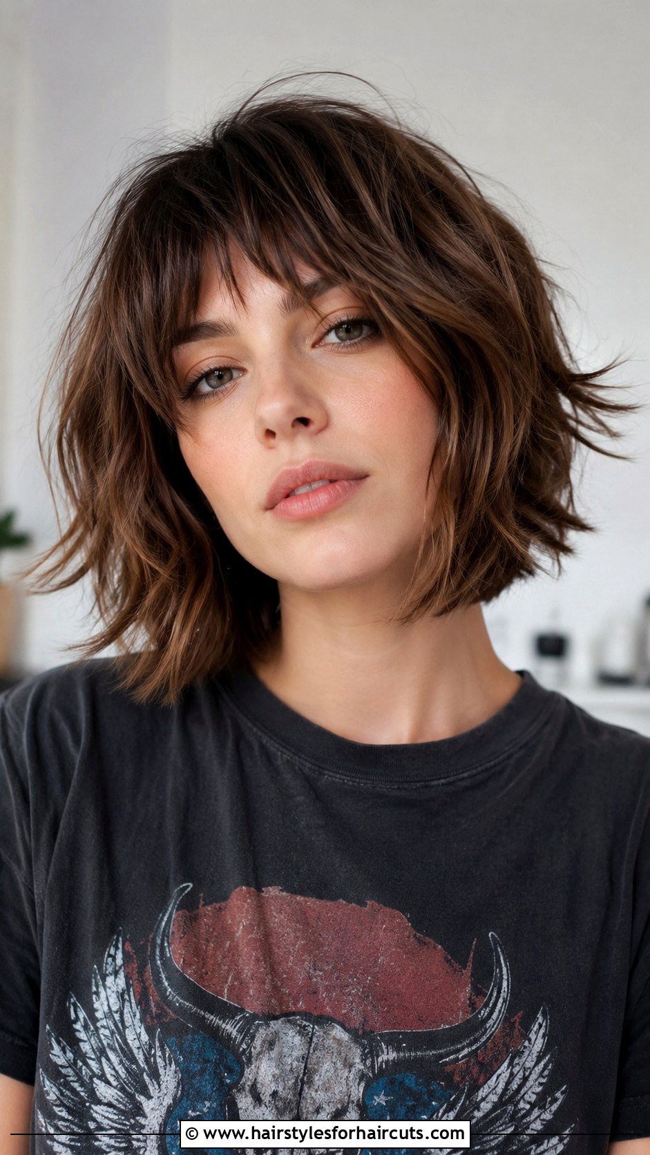 Choppy Bob With Texture - 25 best hairstyles for heart shaped face - 25 best hairstyles for heart shaped face