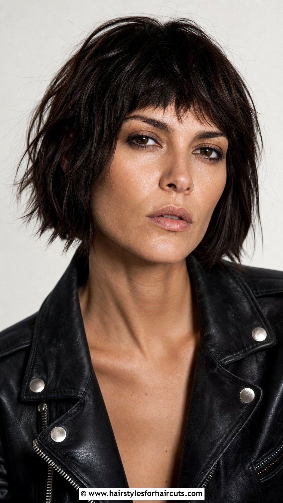 Choppy Bob With Textured Bangs - 25 womens haircuts with bangs - 25 womens haircuts with bangs