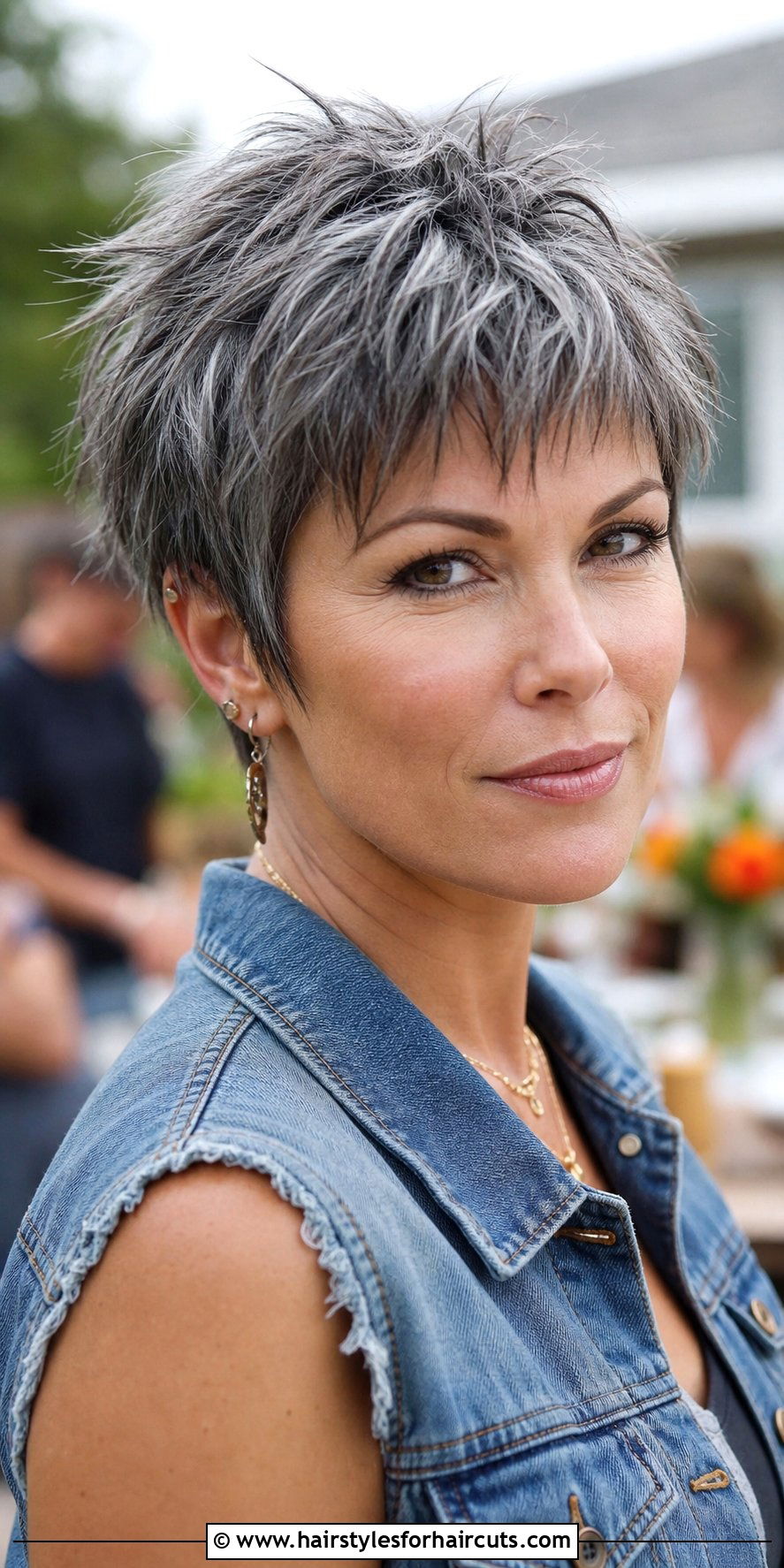 Choppy Gray Pixie With Bangs - 25 gray hairstyles with bangs - 25 gray hairstyles with bangs