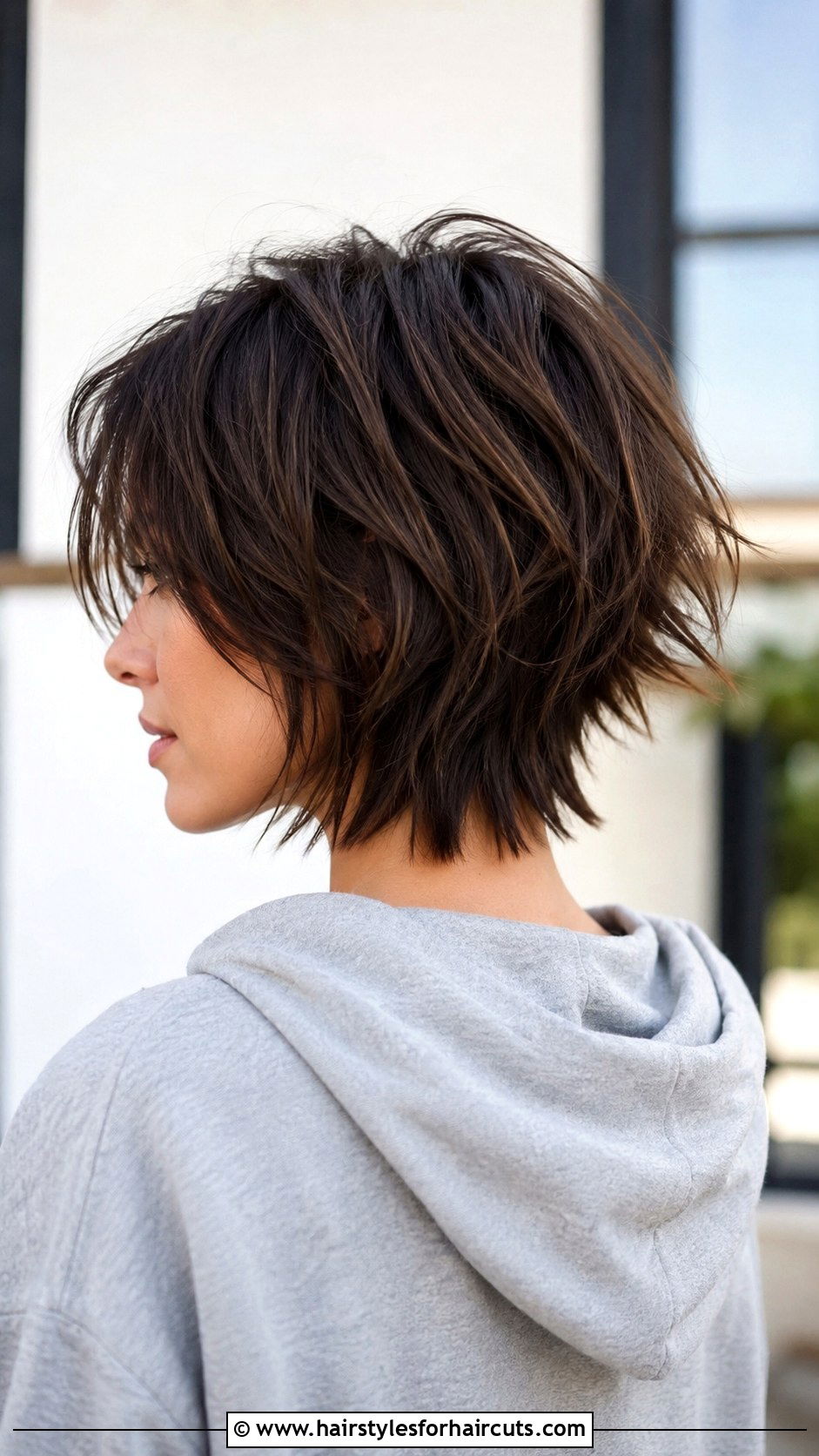 Choppy Haircut With Textured Back - 25 haircuts designs in the back - 25 haircuts designs in the back