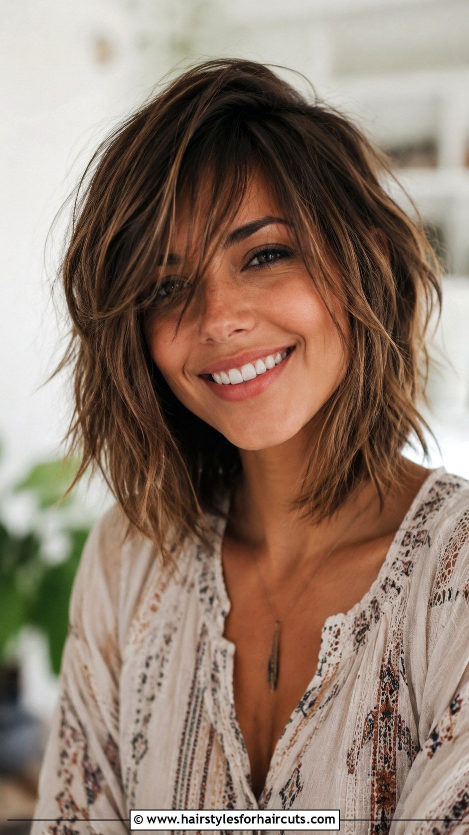 Choppy Layered Hair With Side Swept Bangs - 25 choppy haircuts for long hair - 25 choppy haircuts for long hair