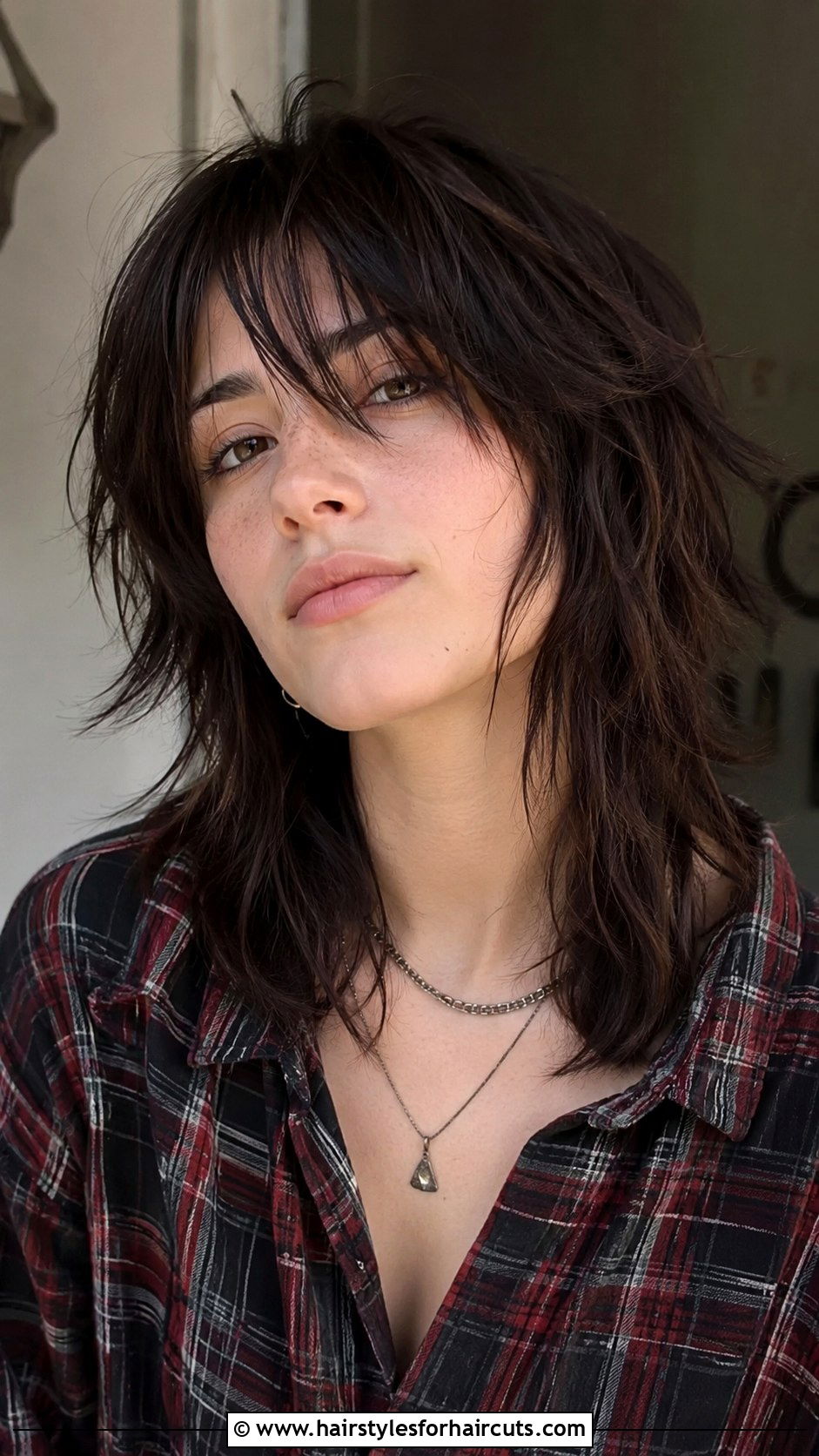 Choppy Layered Haircut - 25 best haircuts for fluffy hair - 25 best haircuts for fluffy hair