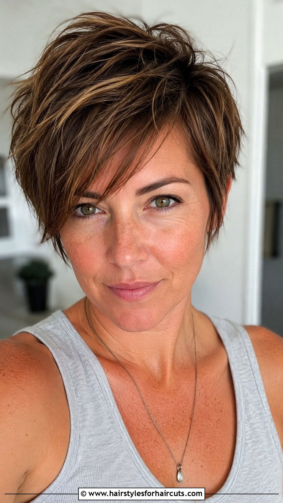 Choppy Pixie - 25 haircuts for heart shaped faces - 25 haircuts for heart shaped faces