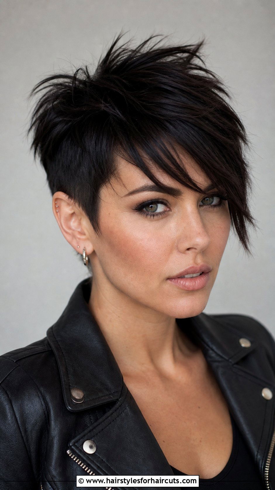 Choppy Pixie Cut With Side Bangs - 25 hairstyles for thinning hair in front female - 25 hairstyles for thinning hair in front female