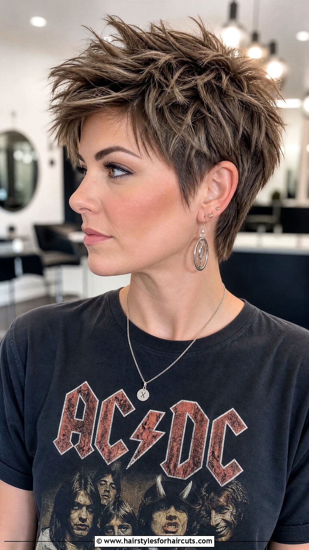 Choppy Pixie Haircut - 25 short haircuts for 50 year old women - 25 short haircuts for 50 year old women