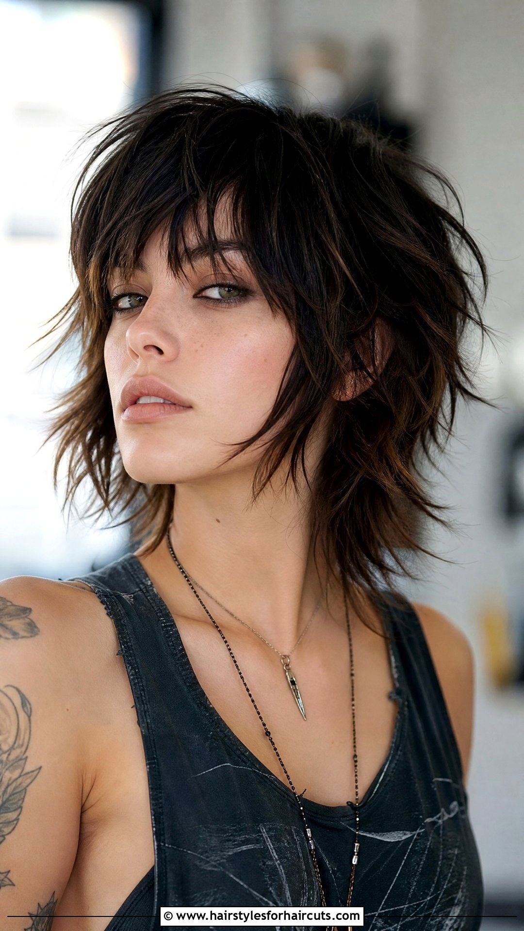 Choppy Wedge Haircut - 25 wedge haircuts for wavy hair - 25 wedge haircuts for wavy hair