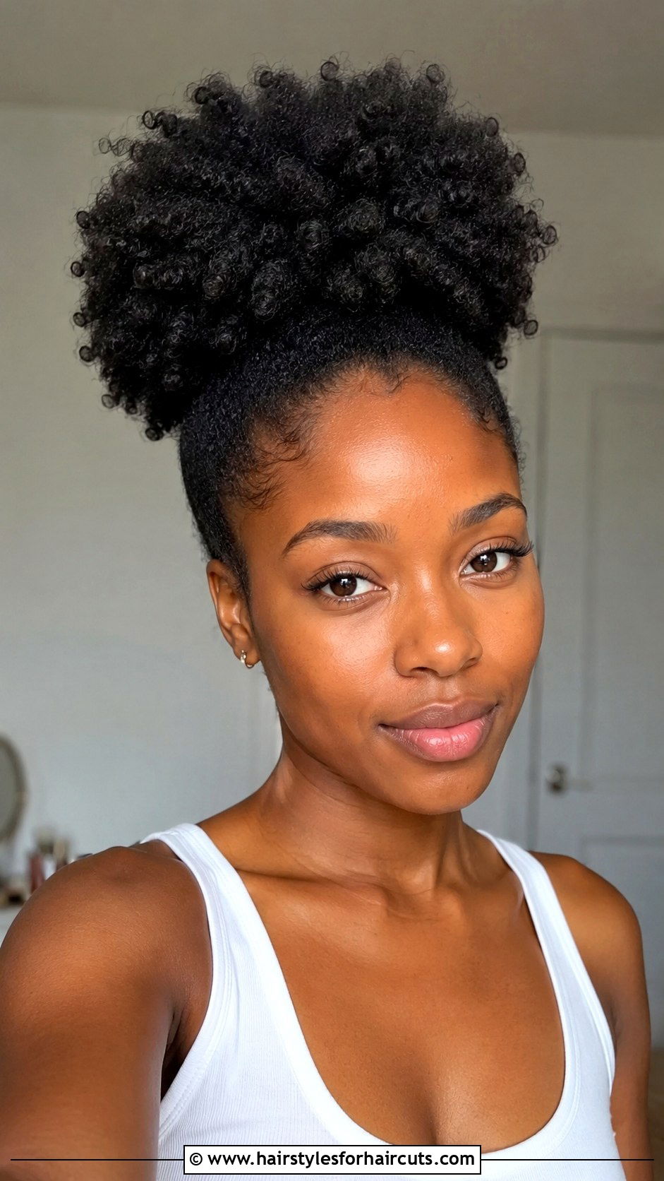 Classic Afro Puff - 25 easy hairstyles for afro hair - 25 easy hairstyles for afro hair