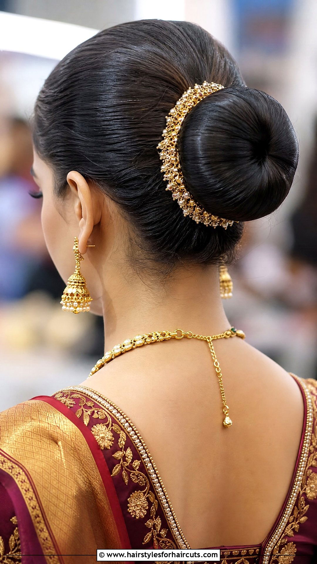 Classic Ballerina Bun - 25 wedding hairstyles for saree - 25 wedding hairstyles for saree