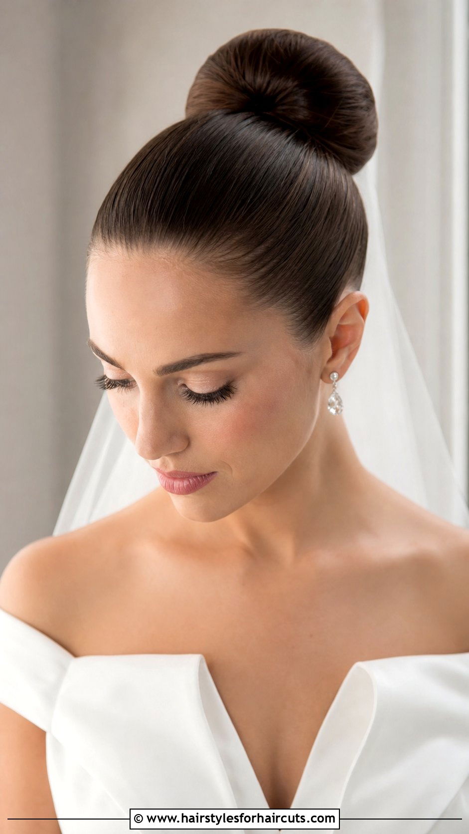 Classic Ballerina Bun Wedding Hair - 25 simple wedding hairstyles for long straight hair - 25 simple wedding hairstyles for long straight hair