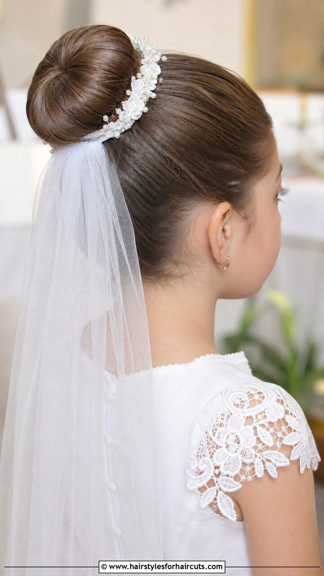 Classic Ballet Bun With Veil - 25 long hair first communion hairstyles with veil - 25 long hair first communion hairstyles with veil