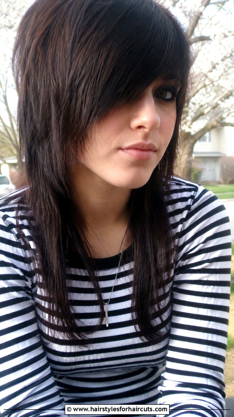 Classic Emo Fringe Haircut - 25 goth haircuts - 25 goth haircuts