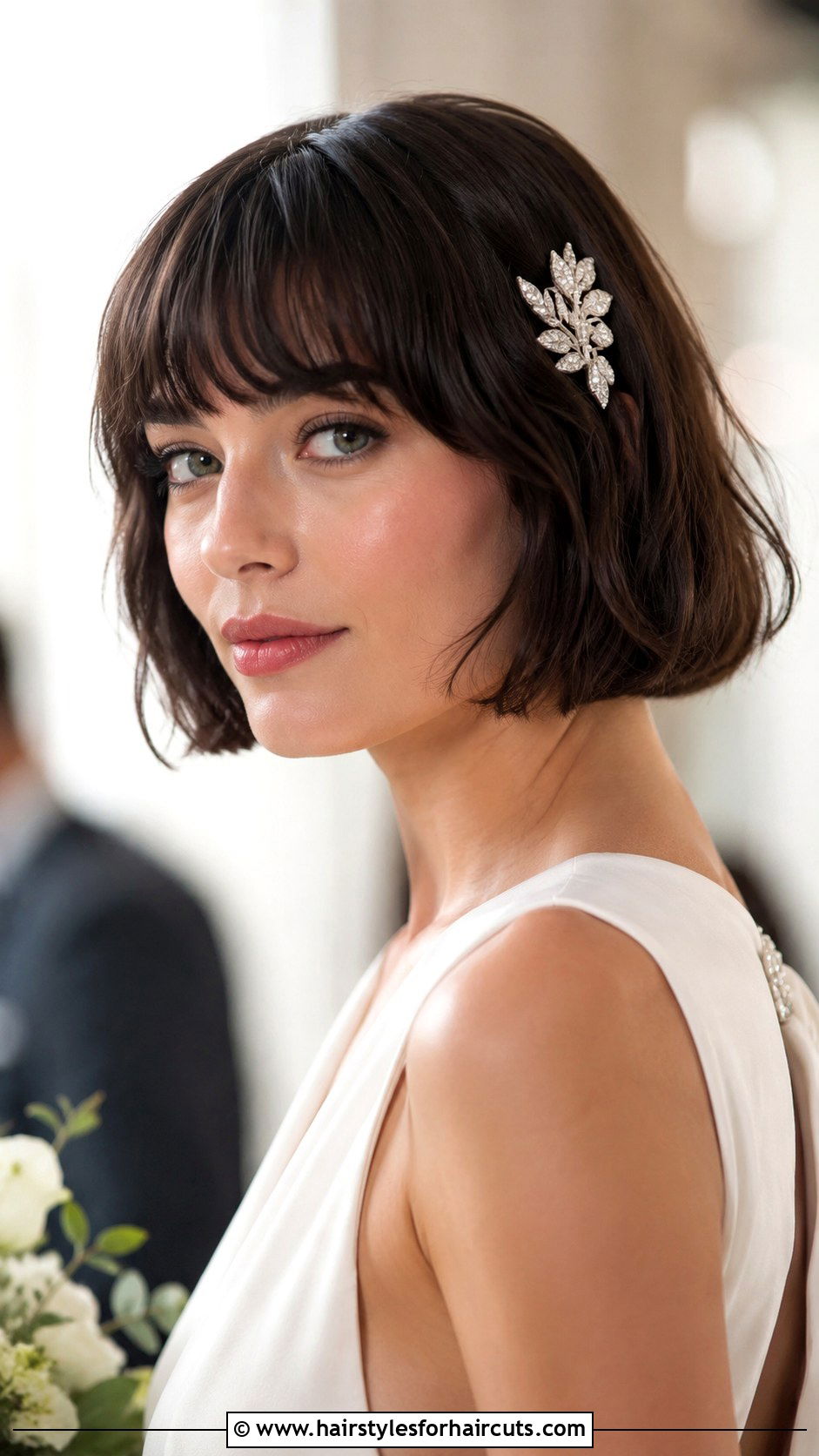 Classic French Bob Wedding Hair - 25 wedding hairstyles for short length hair - 25 wedding hairstyles for short length hair