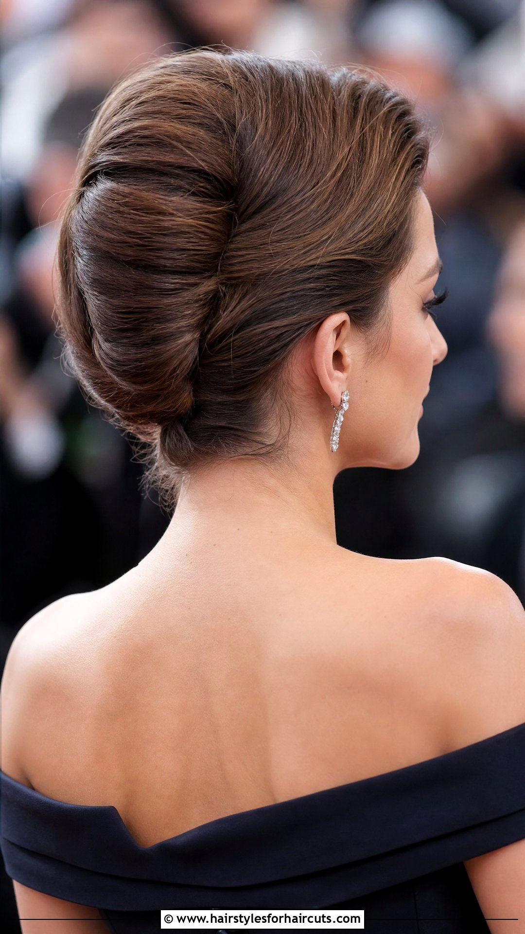 Classic French Twist Updo - 25 pageant hairstyles - 25 pageant hairstyles
