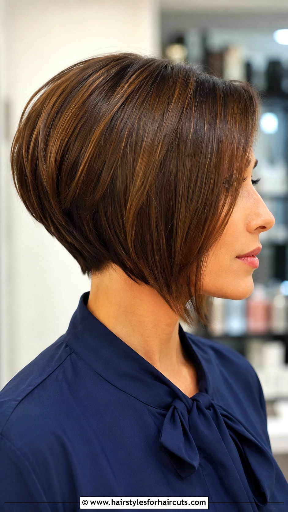 Classic Graduated Bob Haircut - 25 haircuts for women with thin straight hair - 25 haircuts for women with thin straight hair