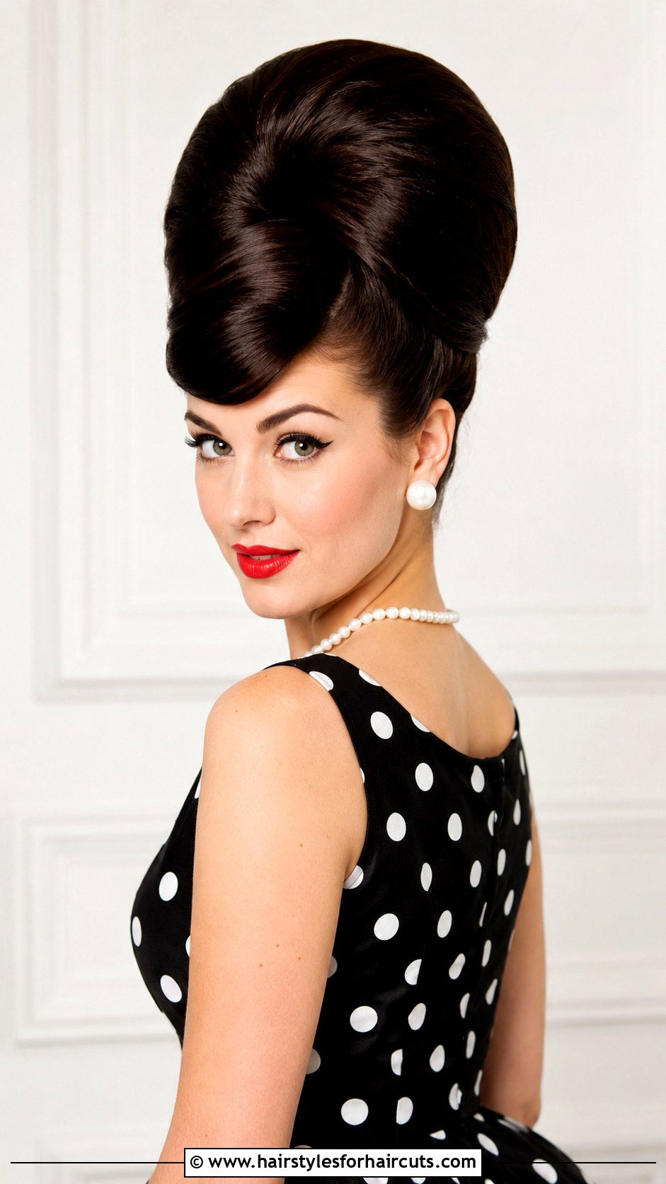 Classic Retro Beehive Updo - 25 bee hive hairstyles - 25 bee hive hairstyles