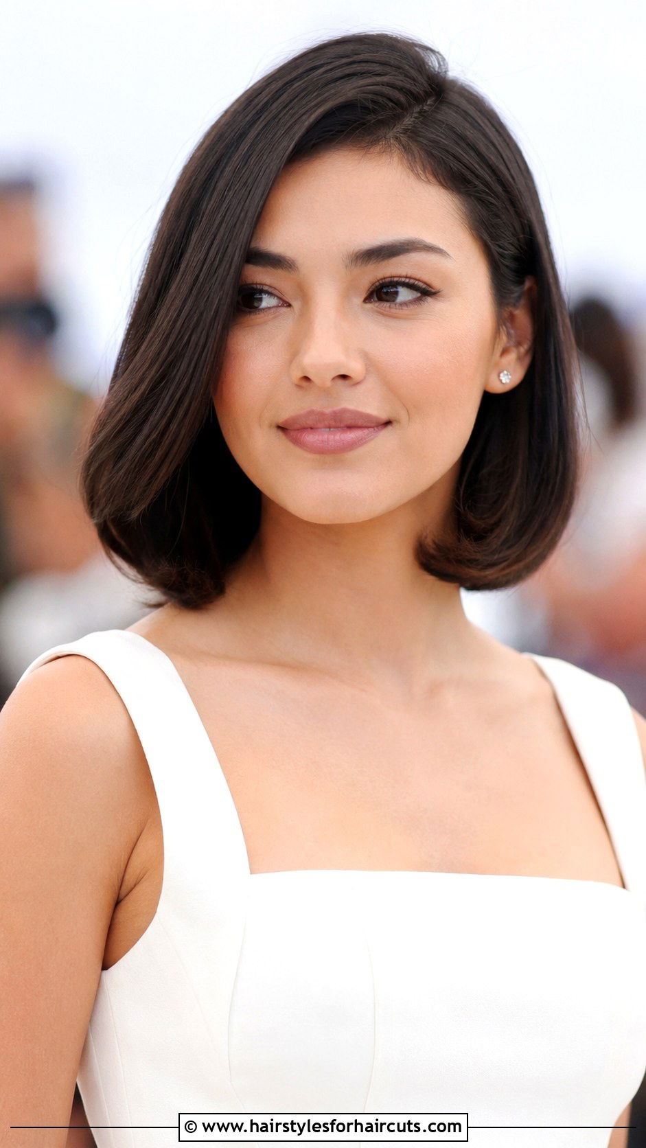 Classic Straight Hair With Tucked Ends - 25 graduation hairstyles for straight hair - 25 graduation hairstyles for straight hair