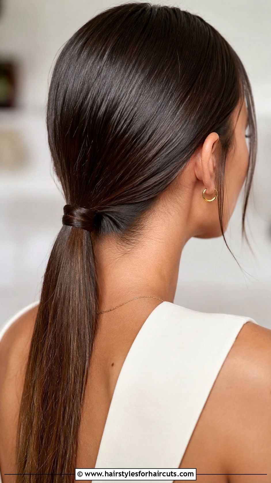 Classy Low Ponytail - 25 bride hairstyles for medium length hair - 25 bride hairstyles for medium length hair