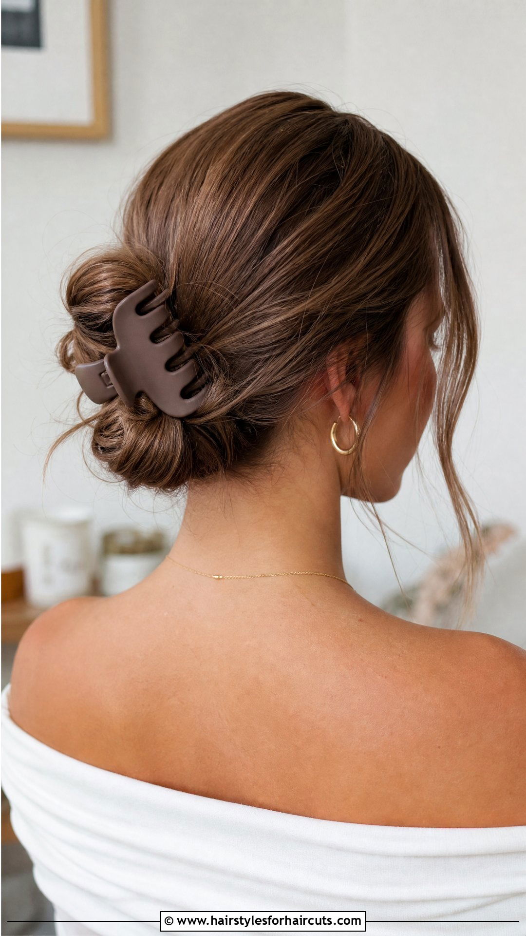 Claw Clip Messy Chignon - 25 clip hairstyles for medium hair - 25 clip hairstyles for medium hair