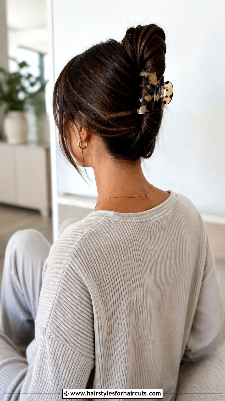 Claw Clip Updo - 25 diy hairstyles - 25 diy hairstyles
