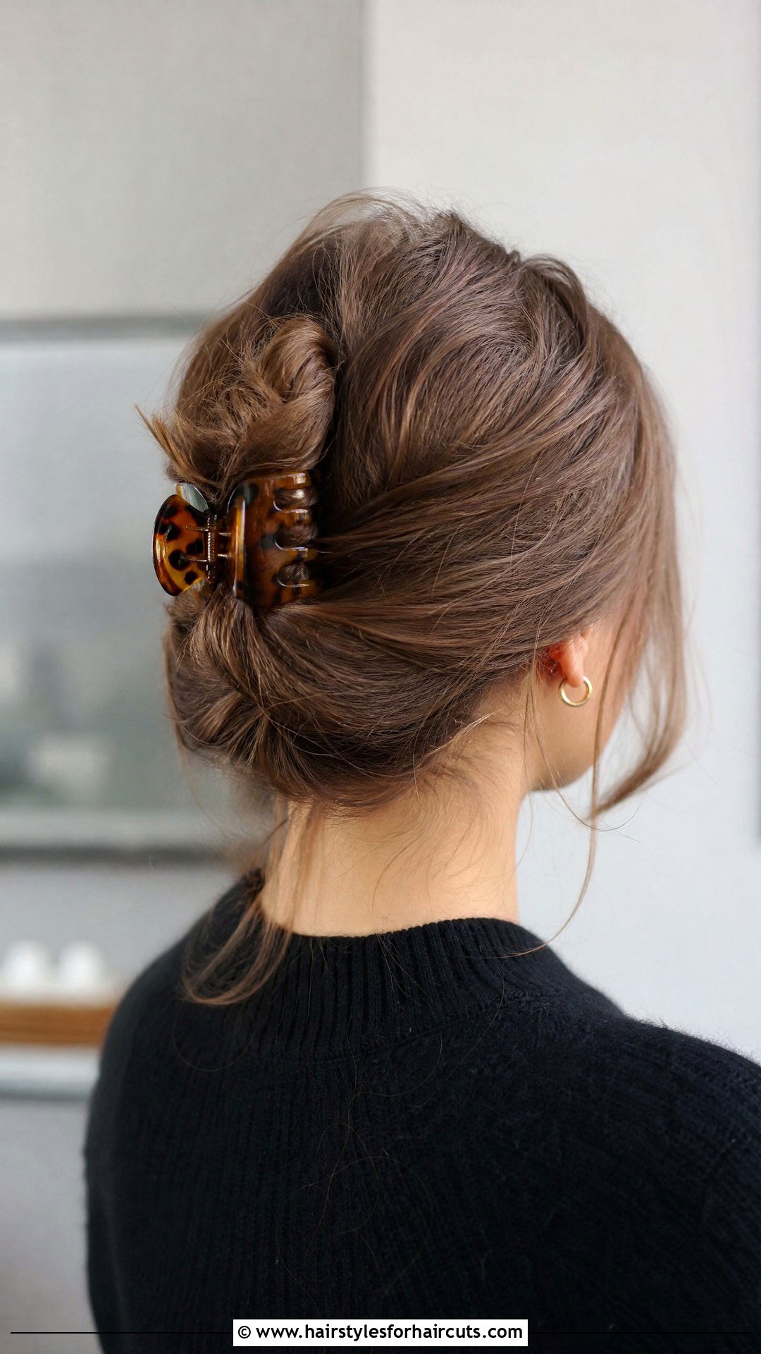 Claw Clip Updo - 25 working hairstyles for long hair - 25 working hairstyles for long hair