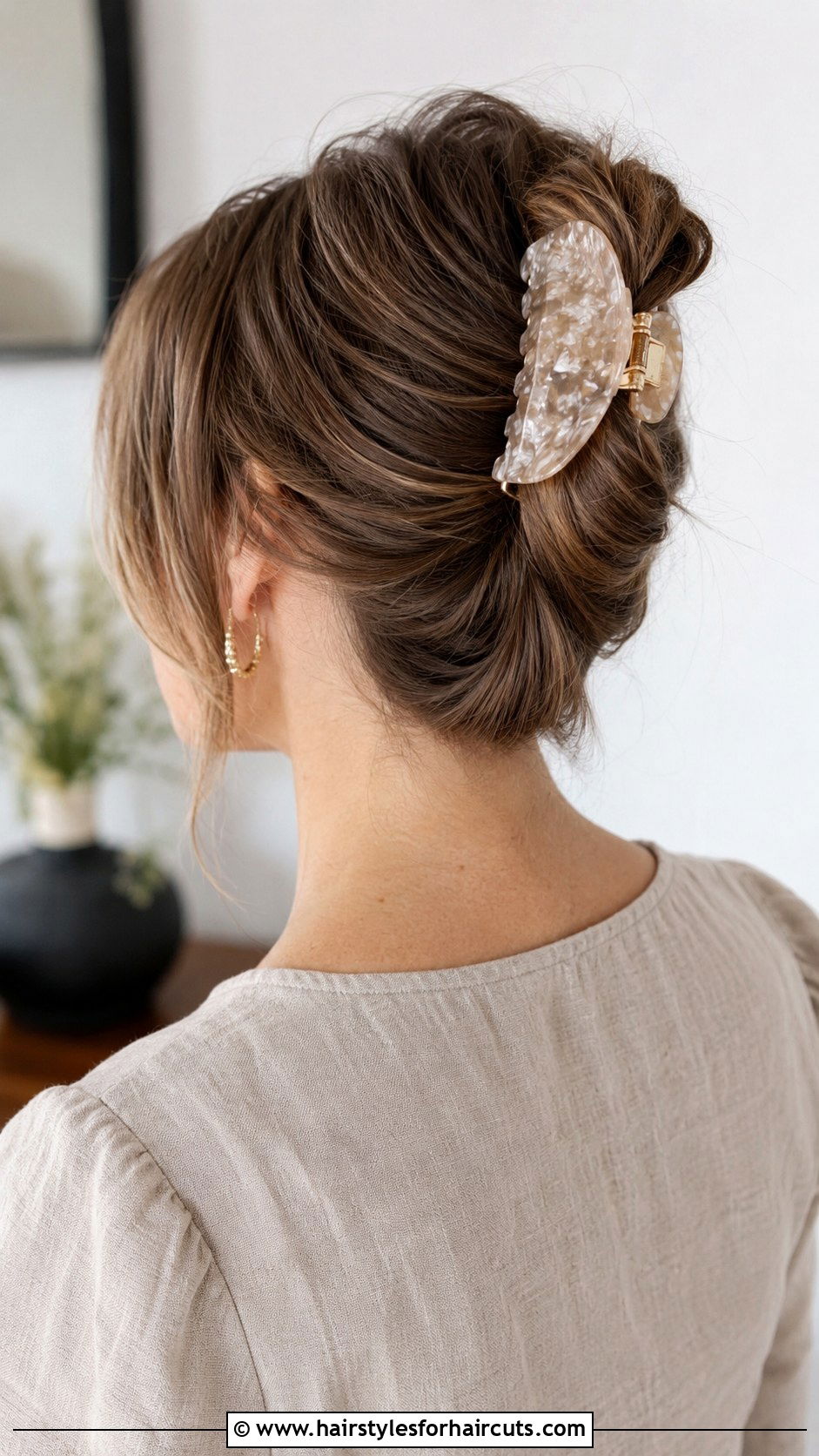 Claw Clip Updo For Straight Hair - 25 cute hairstyles for straight hair - 25 cute hairstyles for straight hair
