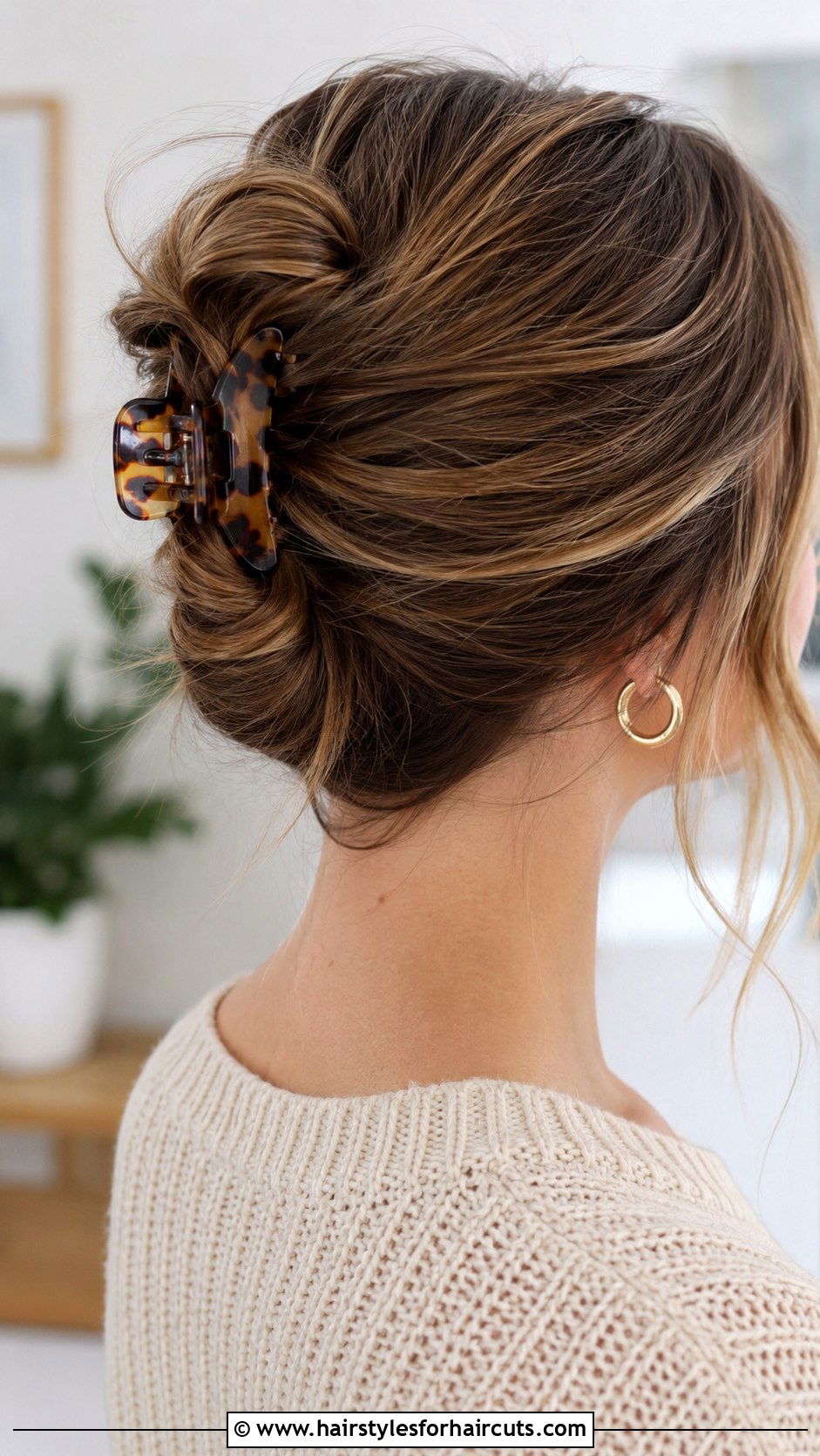 Claw Clip Updo Shoulder Length - 25 easy hairstyles for shoulder length hair - 25 easy hairstyles for shoulder length hair