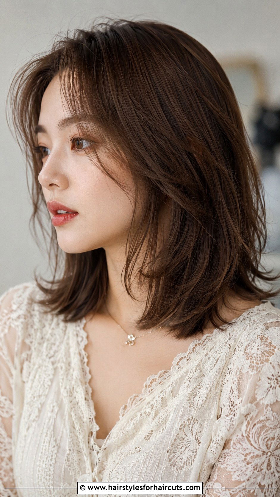 Collarbone Grazing Layered Haircut - 25 haircuts for women 50 - 25 haircuts for women 50