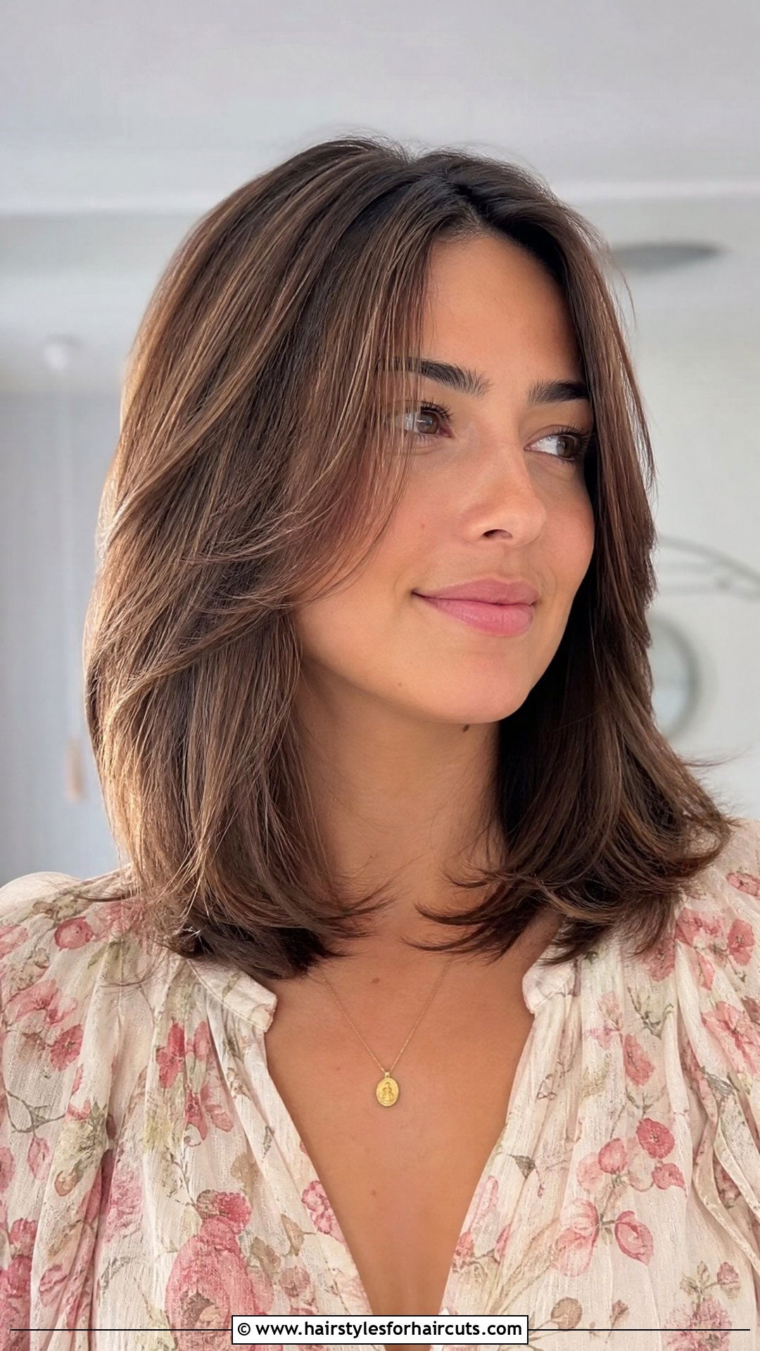 Collarbone Layered Haircut - 25 good haircuts for growing out hair - 25 good haircuts for growing out hair