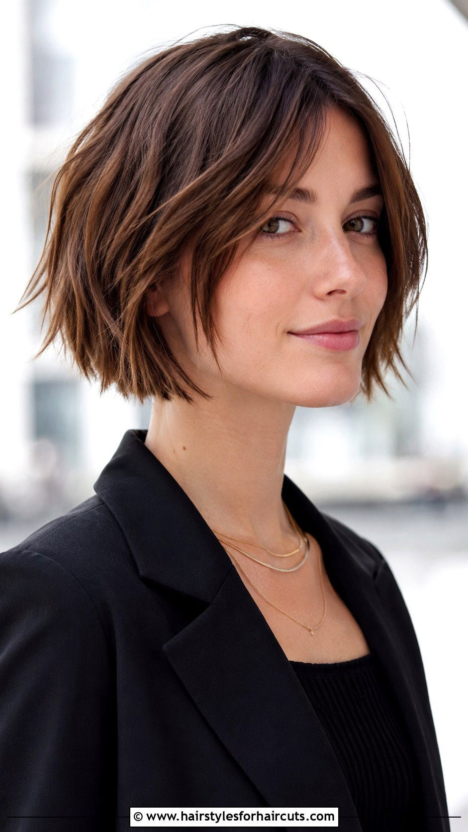 Collarbone Layered Haircut For Round Face - 25 haircuts for women with round face - 25 haircuts for women with round face