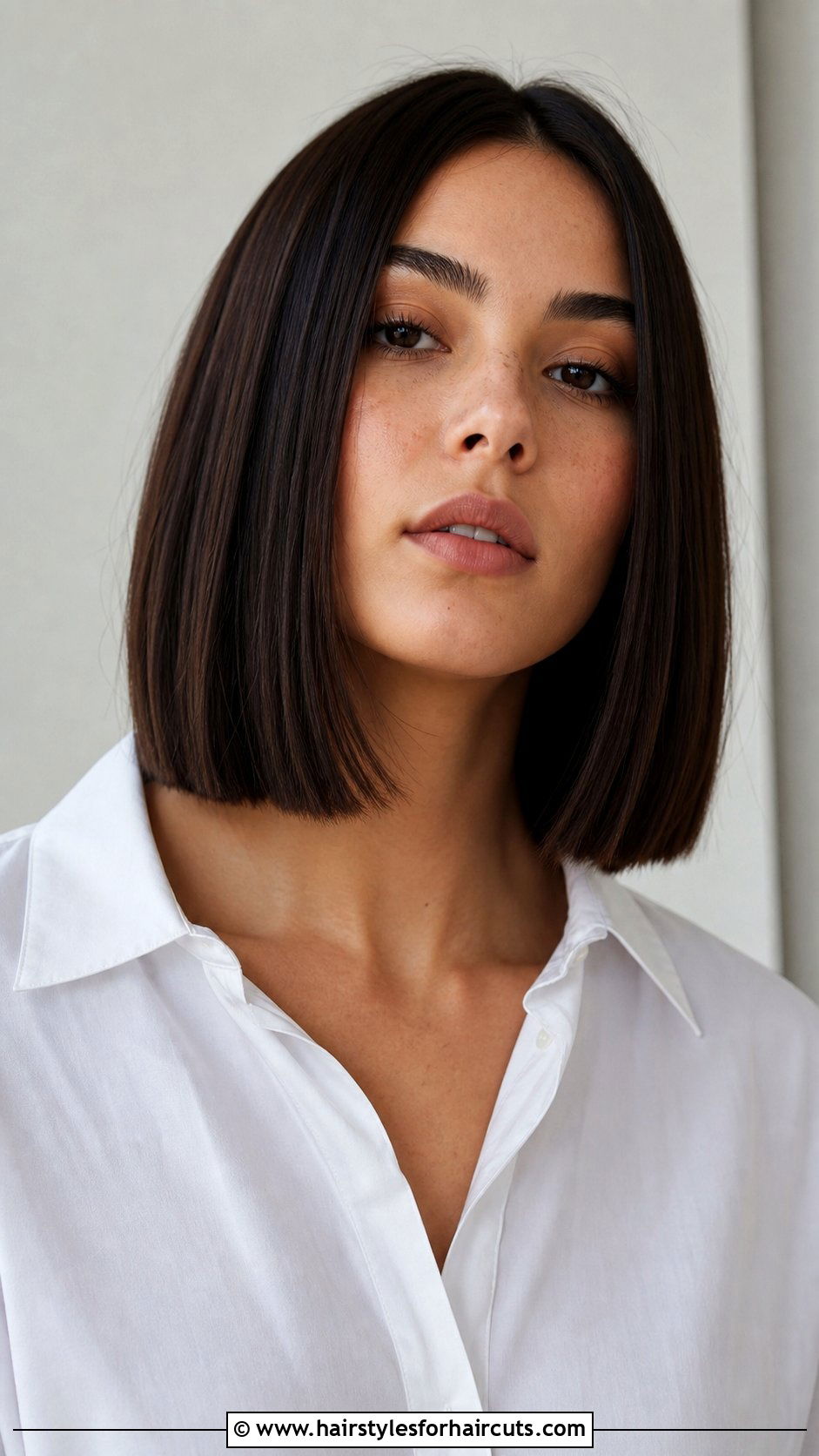 Collarbone Length Blunt Cut - 25 round face haircuts straight hair - 25 round face haircuts straight hair
