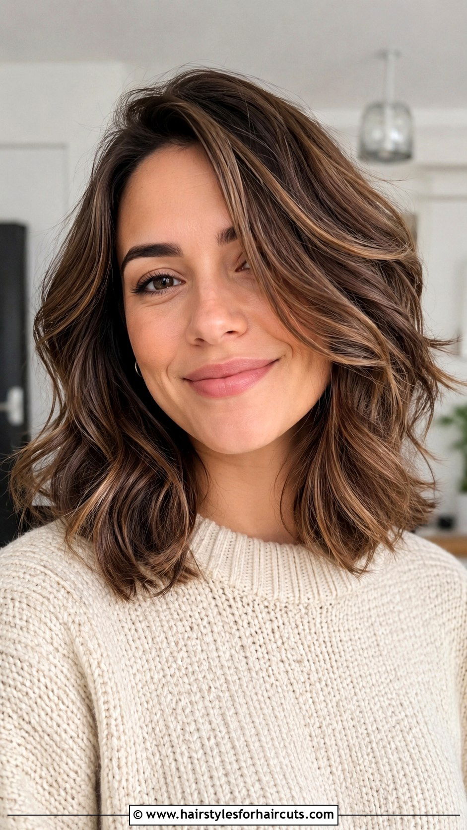 Collarbone Length Layers Haircut - 25 best haircuts for growing out hair - 25 best haircuts for growing out hair