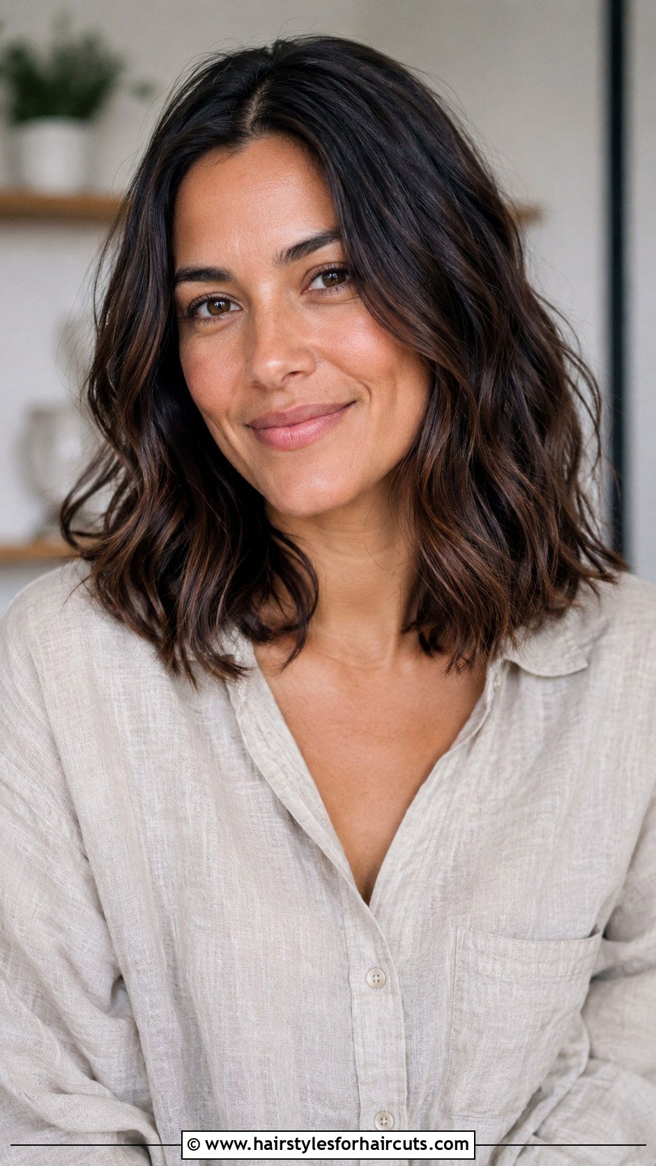 Collarbone Length Waves - 25 haircuts for diamond shaped face - 25 haircuts for diamond shaped face