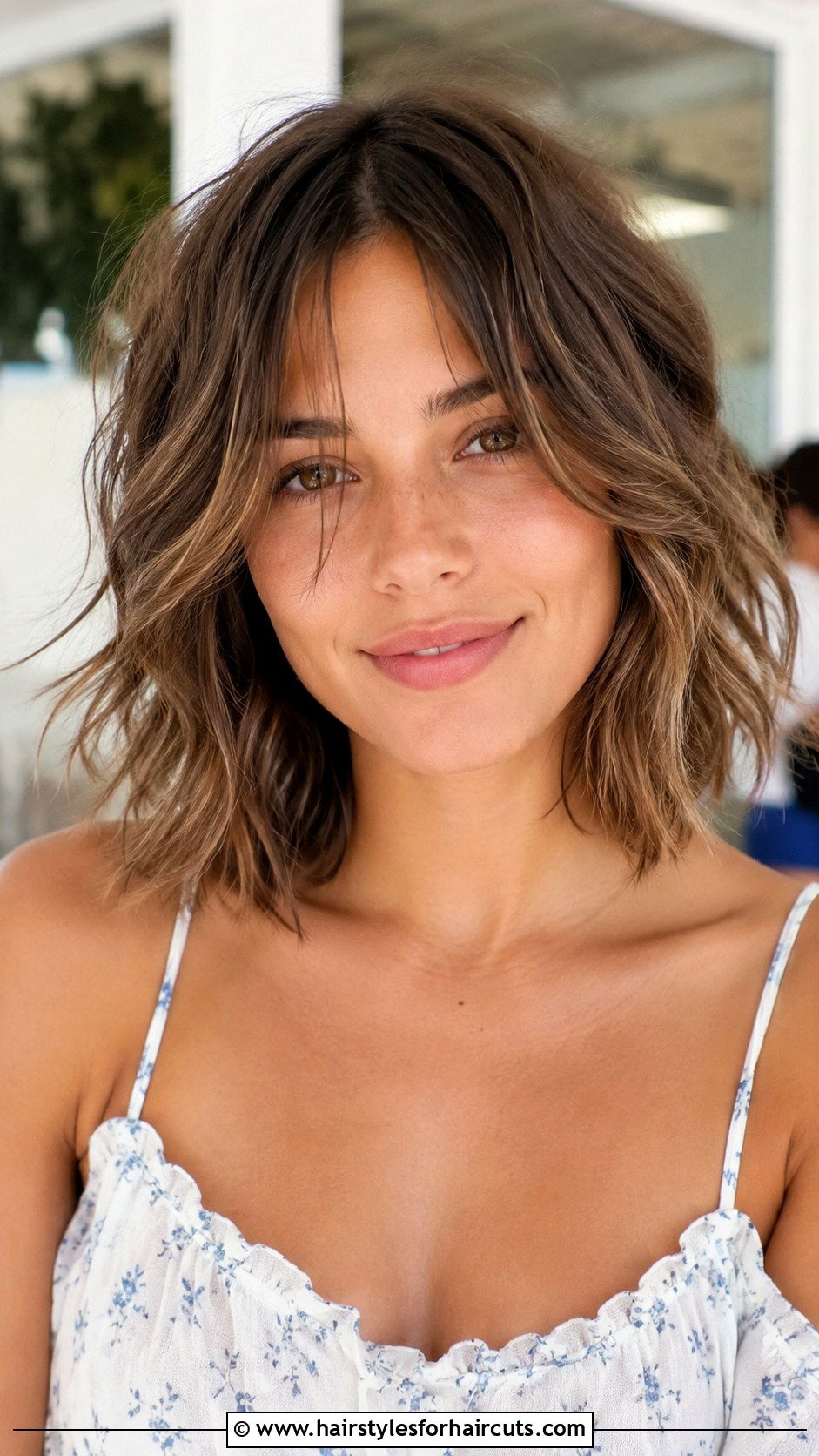 Collarbone Length Wavy Hair With Curtain Bangs - 25 haircuts for wavy hair with bangs - 25 haircuts for wavy hair with bangs