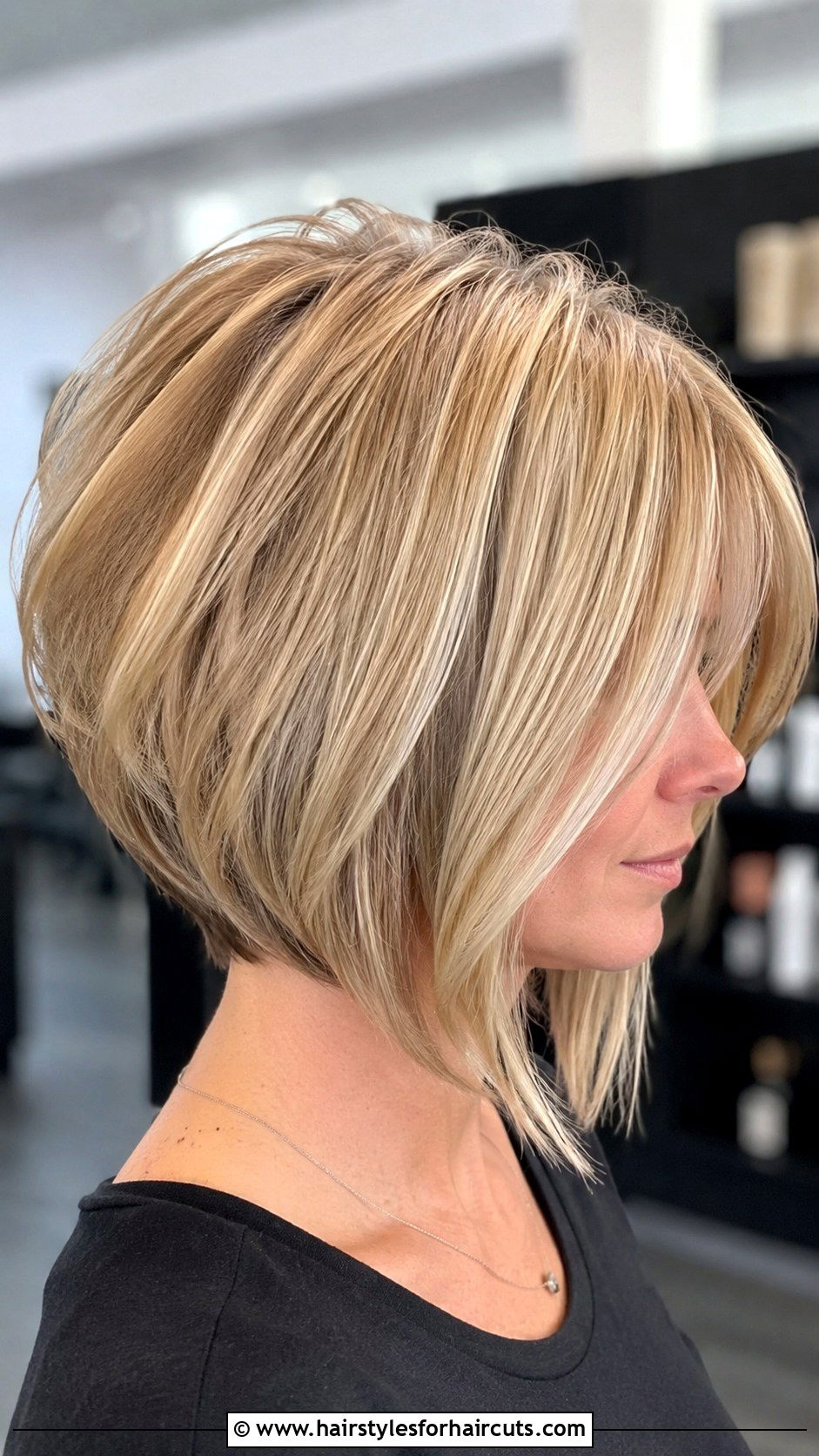 Country Stacked Bob - 25 cowgirl hairstyles for short hair - 25 cowgirl hairstyles for short hair