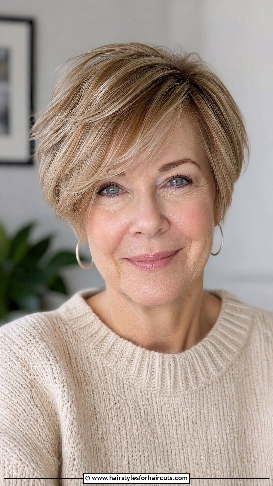 Cropped Cut With Side Bangs - 25 womens haircuts over 50 thin hair - 25 women's haircuts over 50 thin hair