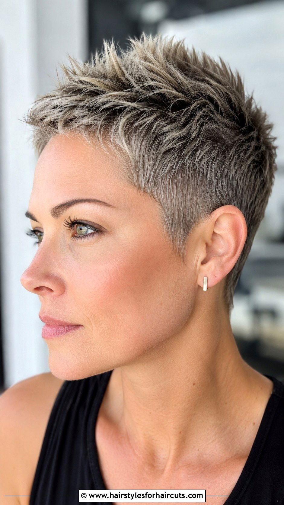 Cropped Pixie - 25 haircuts in my area - 25 haircuts in my area