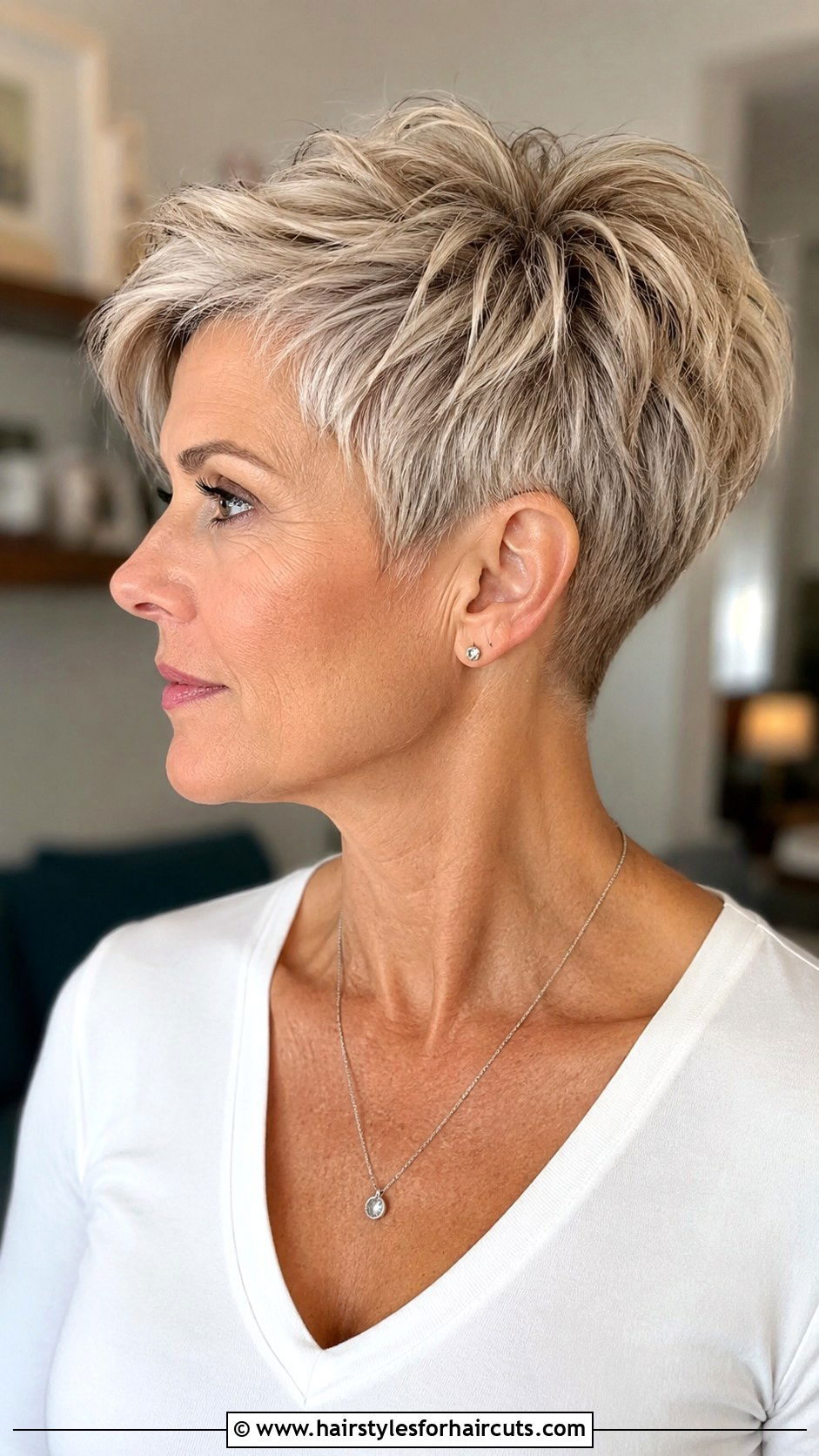 Cropped Pixie Cut - 25 haircuts for fine hair women over 50 - 25 haircuts for fine hair women over 50
