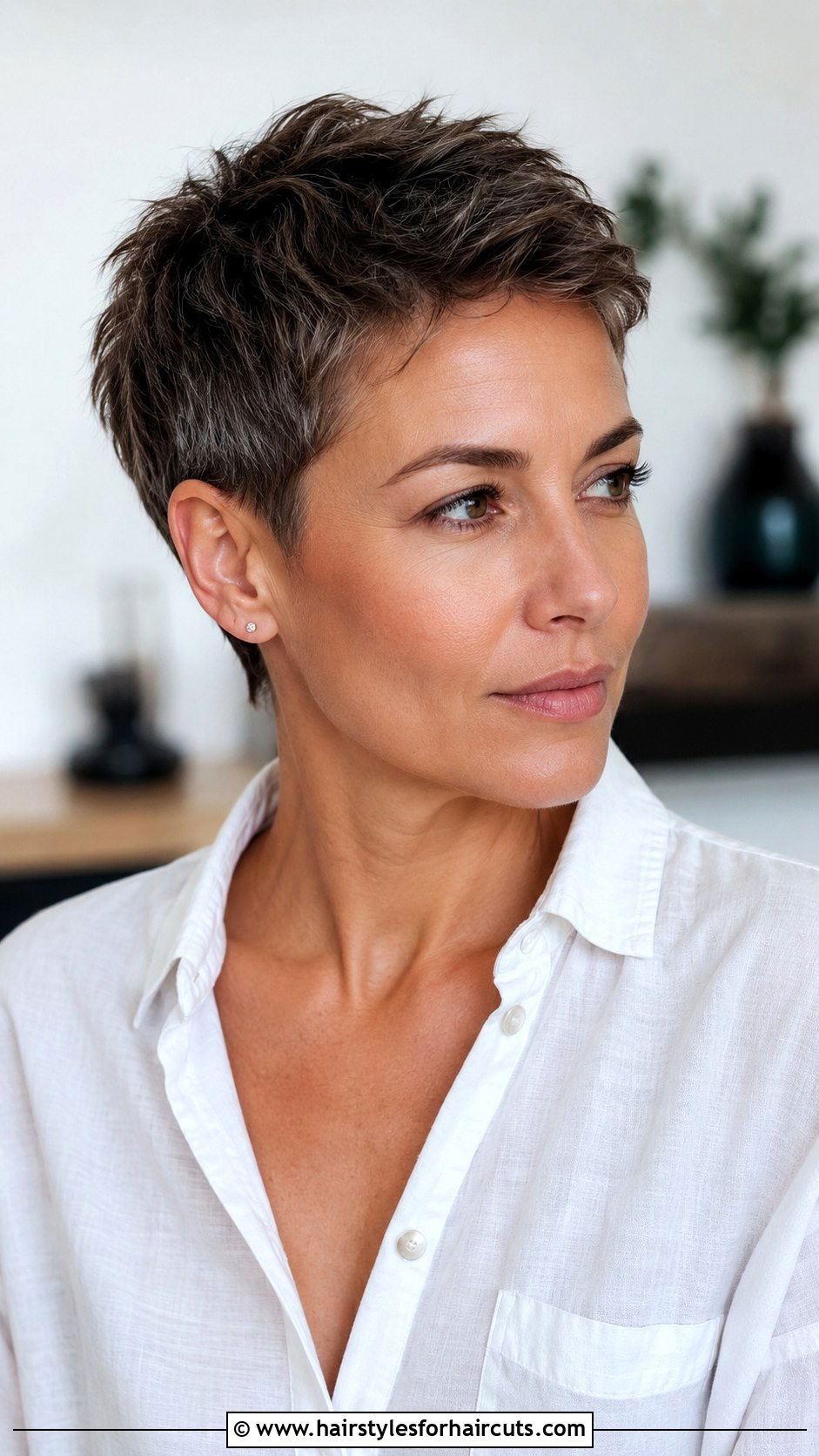 Cropped Pixie Haircut - 25 haircuts equipment - 25 haircuts equipment