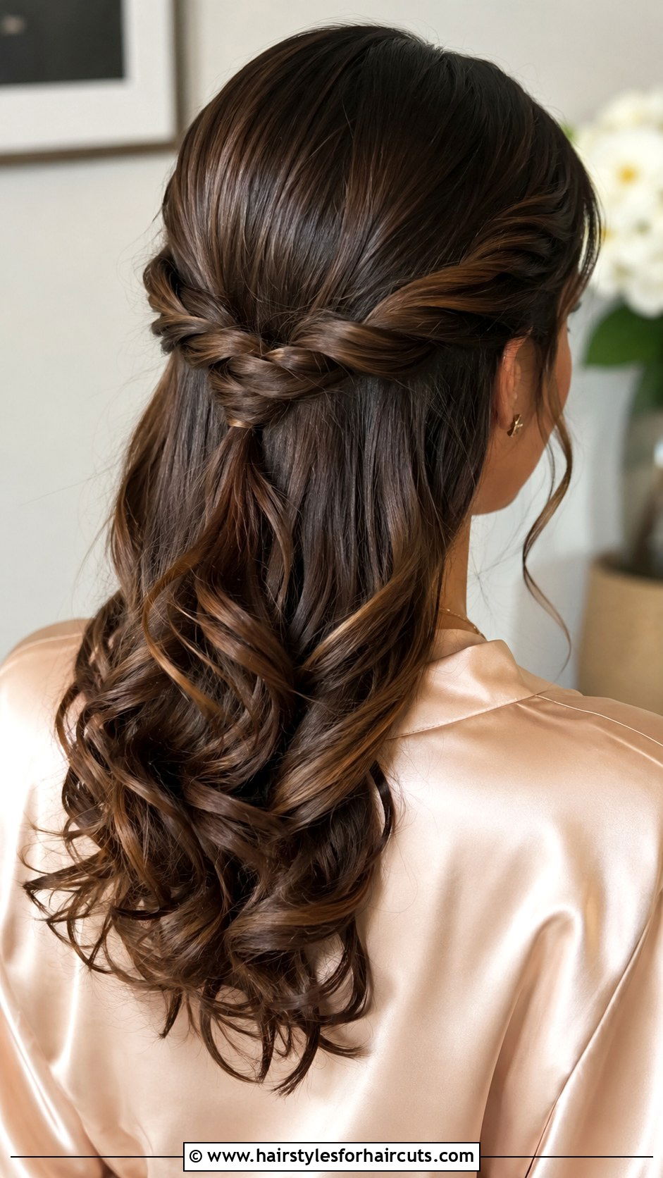 Crossed Half Up Ponytail - 25 hairstyles with two hair ties - 25 hairstyles with two hair ties