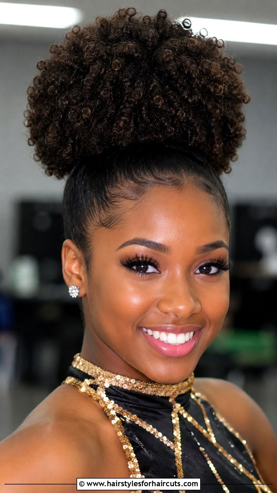 Curly Afro Puff For Dance - 25 dance hairstyles for curly hair - 25 dance hairstyles for curly hair