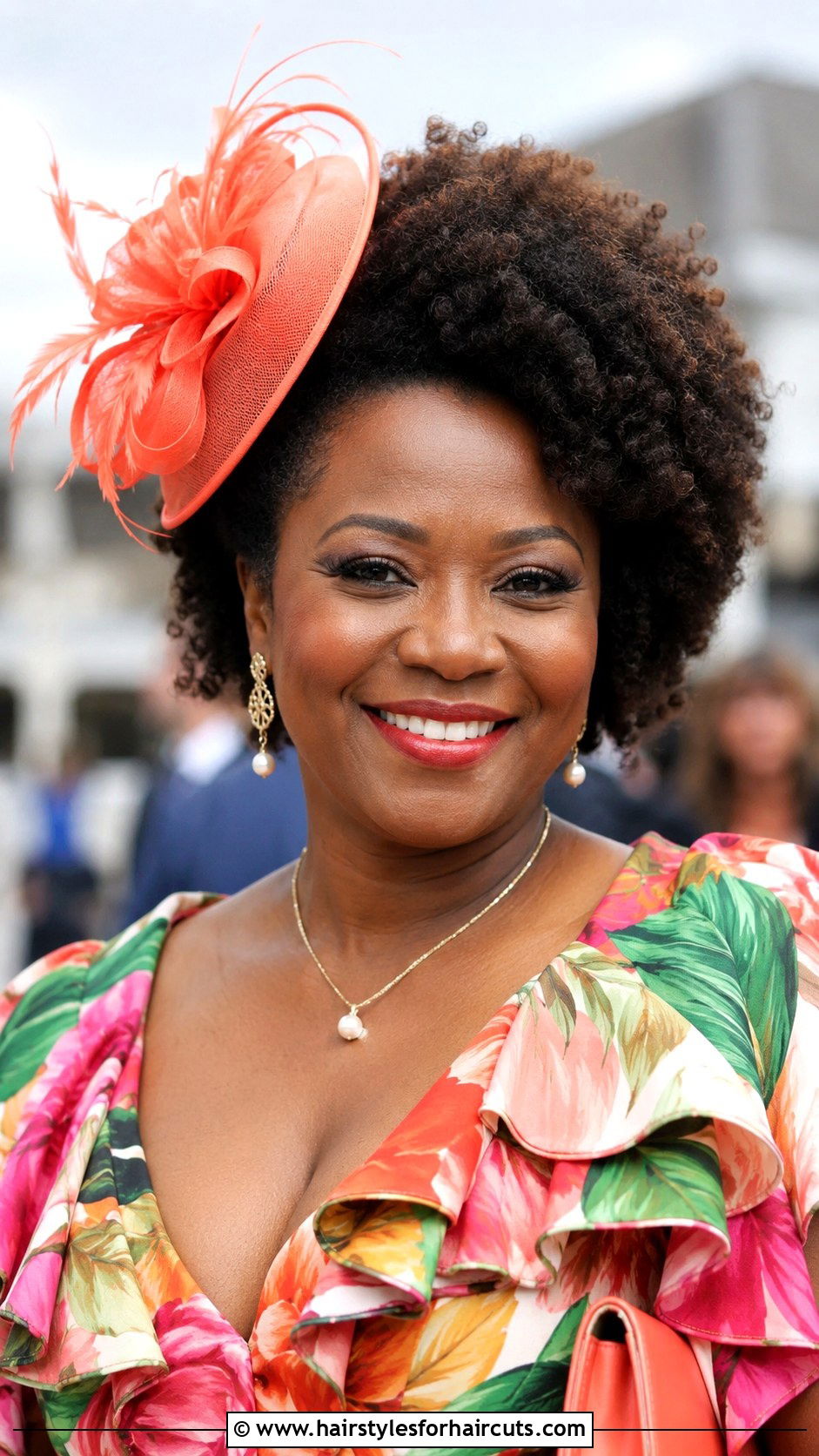 Curly Afro With Fascinator - 25 fascinator hairstyles - 25 fascinator hairstyles