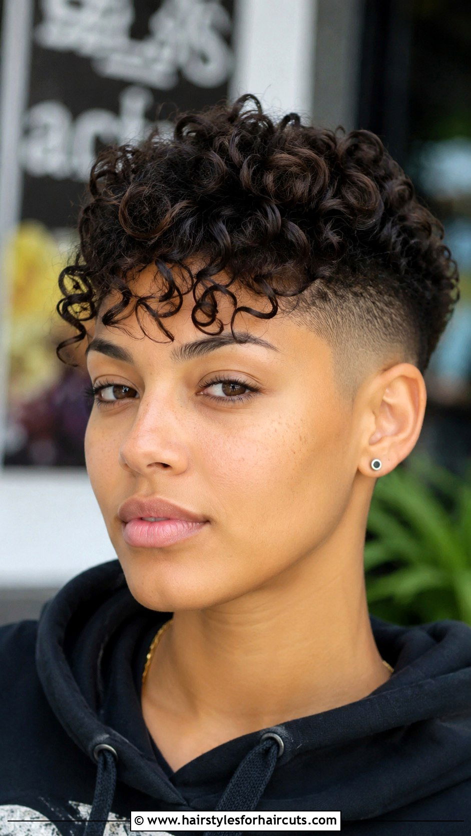Curly Bangs With Fade - 25 short haircuts for women natural hair - 25 short haircuts for women natural hair