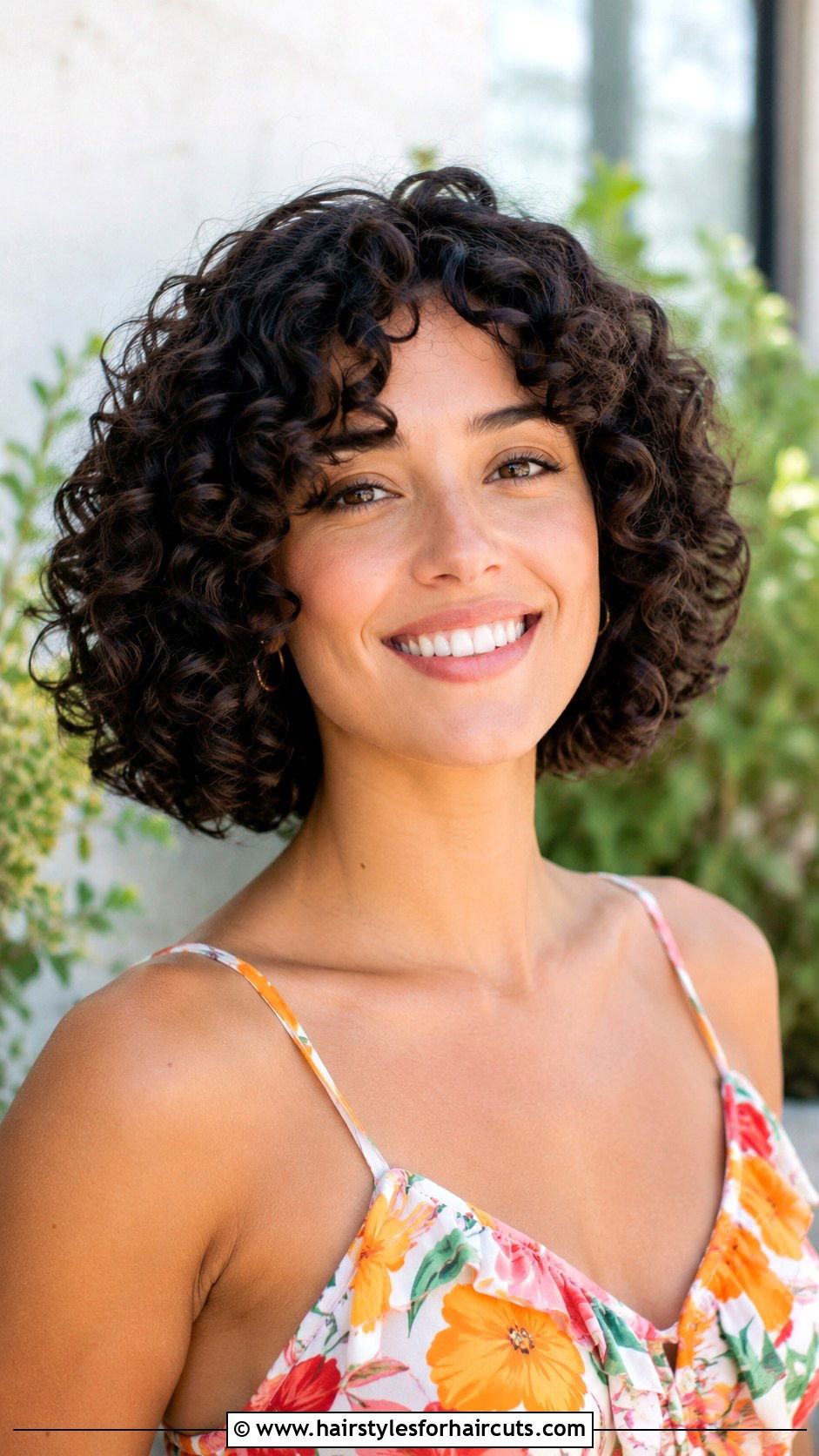 Curly Bob - 25 bob haircuts for thick hair - 25 bob haircuts for thick hair
